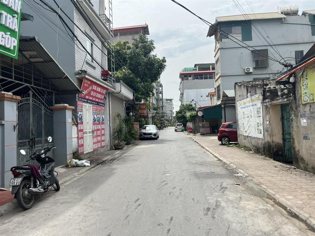 Cần bán gấp mảnh đất tặng mặt bằng cho thuê đường ô tô tránh tại trung tâm tdp cửu việt, trâu qùy