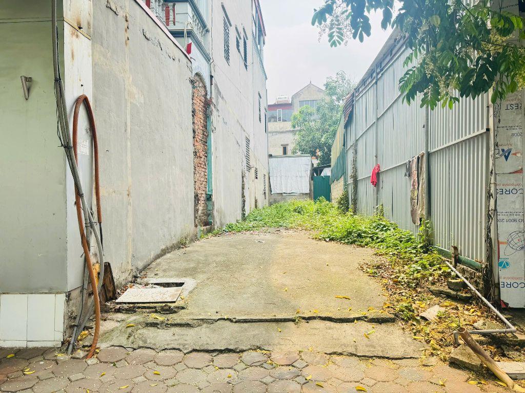 Chính chủ cần bán gấp mảnh đất thổ cư đường ô tô tránh tại trung tâm phường Phúc Lợi, Long Biên 