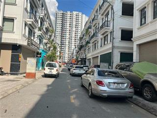 Cần tiền gia đình muốn bán gấp căn Shophouse Sông Hồng tọa lạc tại trung tâm Trâu Qùy, Gia Lâm 