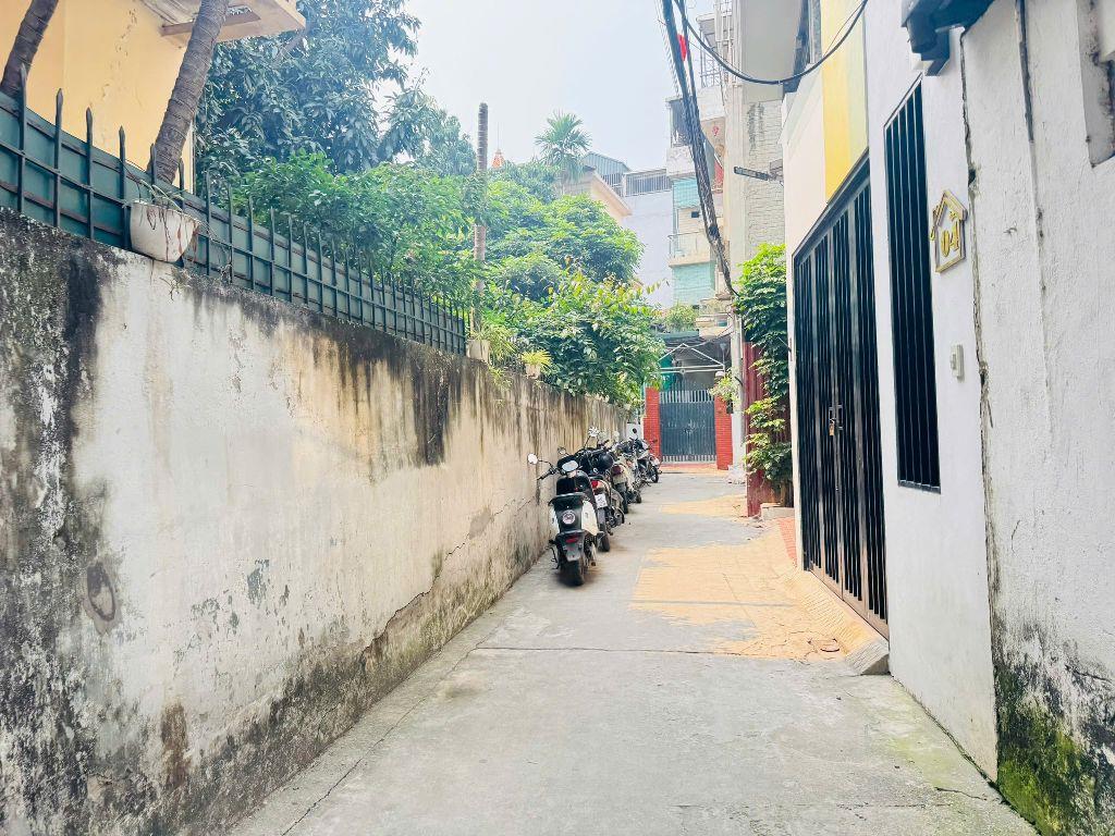 Bán giúp anh trai mảnh đất thổ cư tặng dãy trọ 3 phòng gần trục chính phố Thạch Bàn, Long Biên 