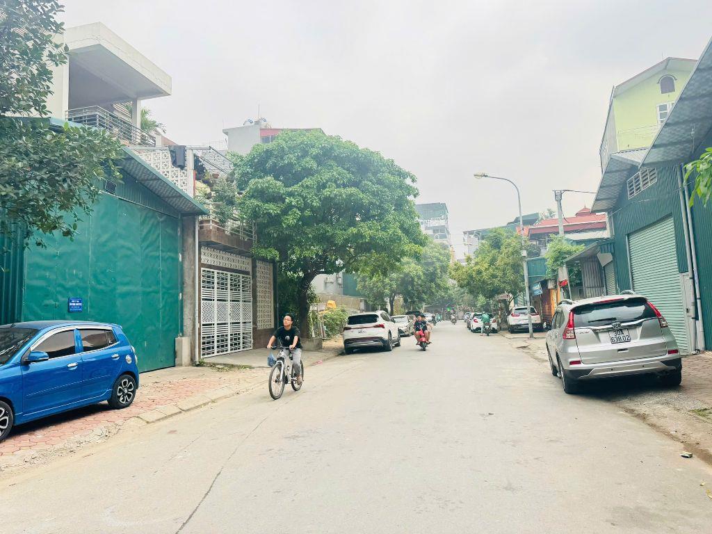 Chính chủ cần bán gấp lô đất đẹp nằm tại trung tâm khu đô thị 31ha Trâu Qùy, Gia Lâm 