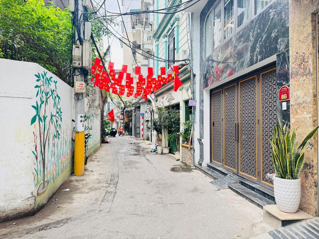 Cần bán gấp mảnh đất thổ cư đường thông ô tô thích hợp xây tòa nhà tại trung tâm phường Bồ Đề 