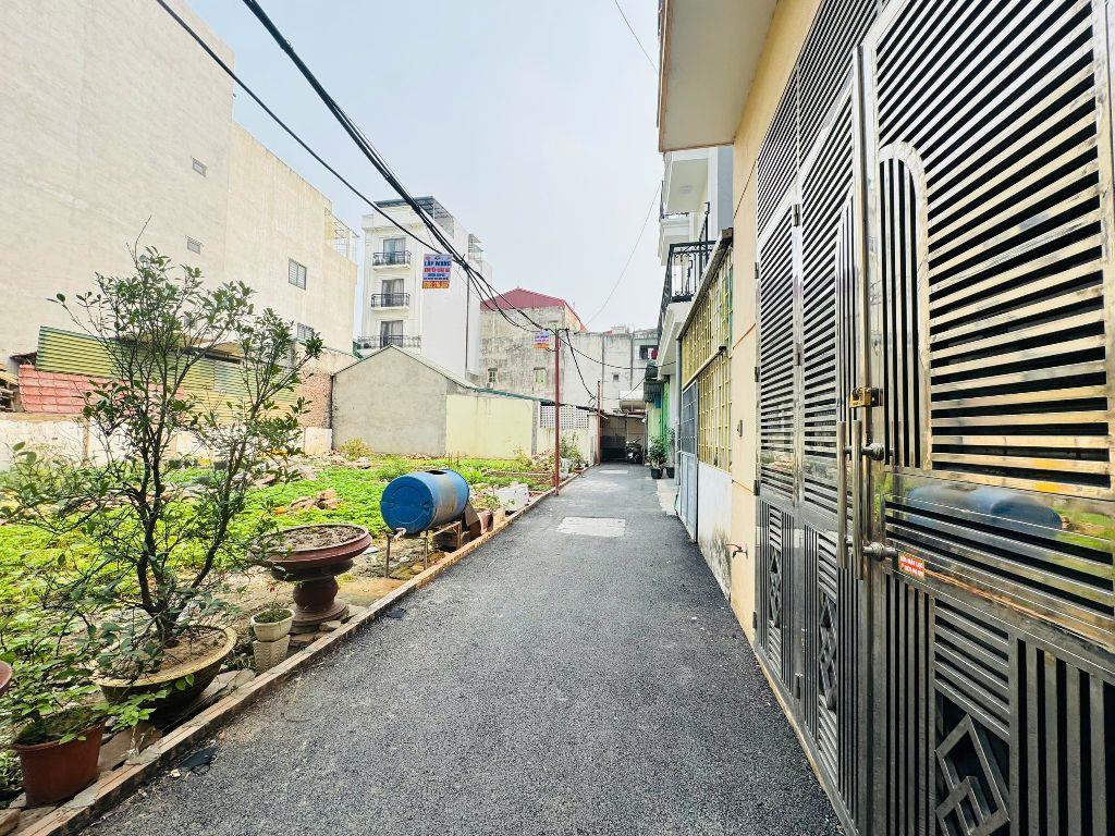 Chính chủ cần bán gấp mảnh đất thổ cư tại trung tâm phường Phúc Lợi, Long Biên 