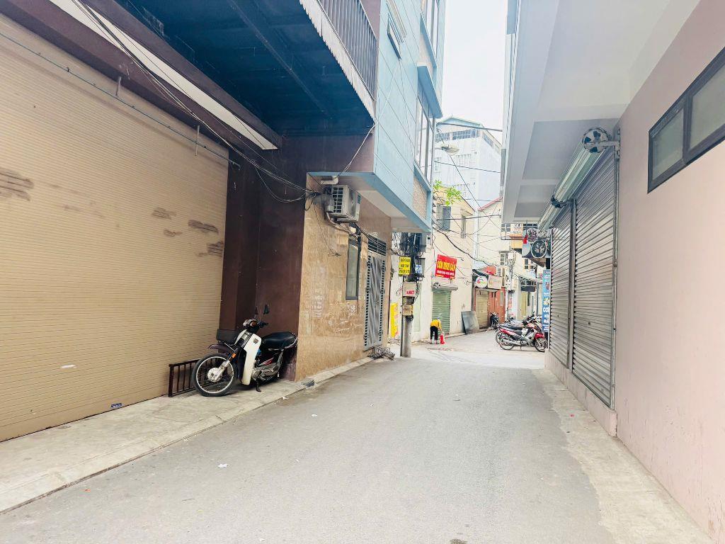 Anh trai cần tiền bán gấp mảnh đất tặng mặt bằng đang cho thuê tại trung tâm khu phân lô đường Trâu Qùy 