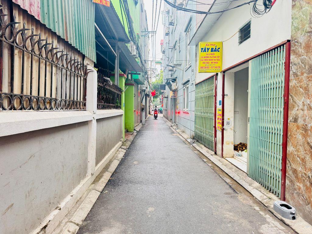 Chị gái cần bán gấp mảnh đất hai mặt thoáng đường thông tại trung tâm Trâu Qùy, Gia Lâm 