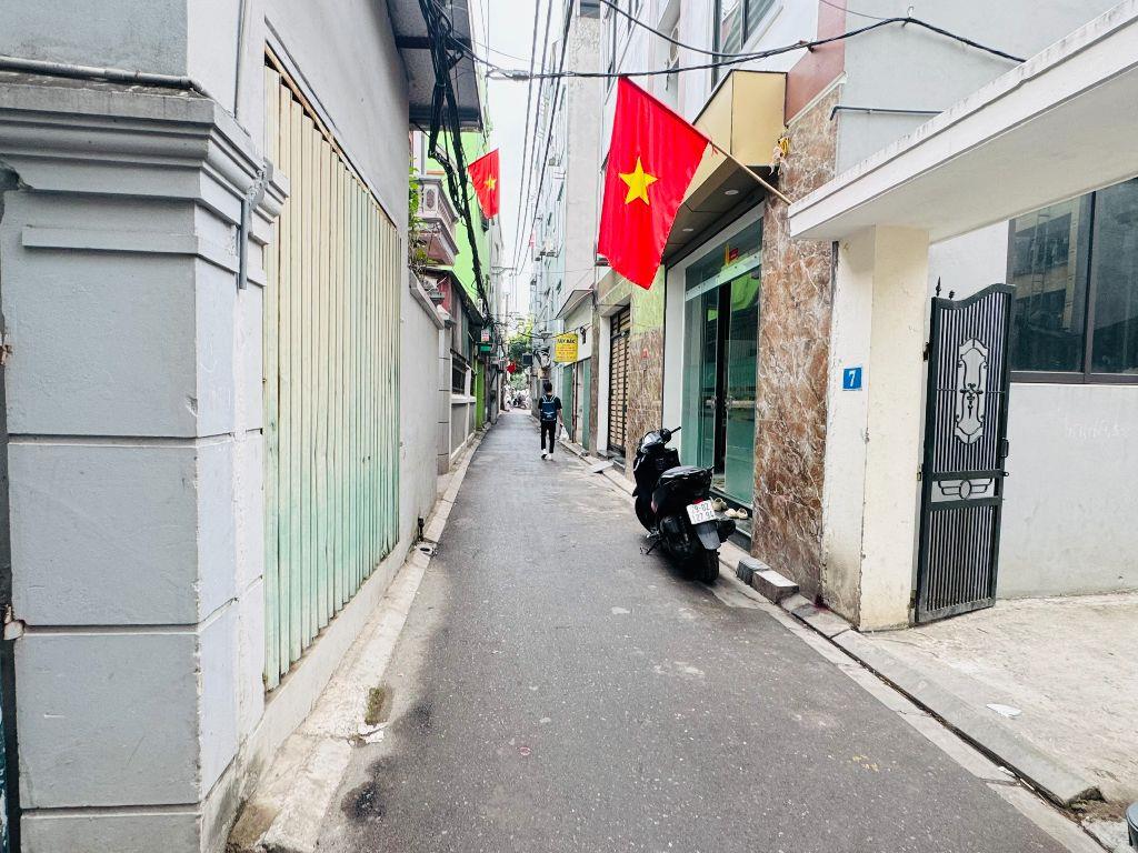 Chị gái cần bán gấp mảnh đất hai mặt thoáng đường thông tại trung tâm Trâu Qùy, Gia Lâm 