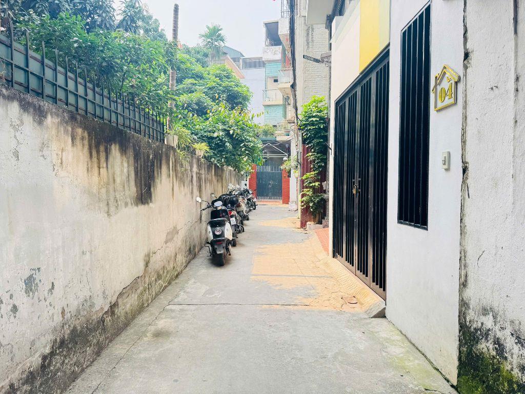 Chuyển đổi cần bán gấp mảnh đất tặng căn nhà trọ cho thuê tại trung tâm Thạch Bàn, Long Biên 