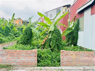 Cần tiền bán gấp lô đất hai mặt đường trước sau nằm tại trung tâm khu đấu giá Hoàng Long, Đặng Xá 