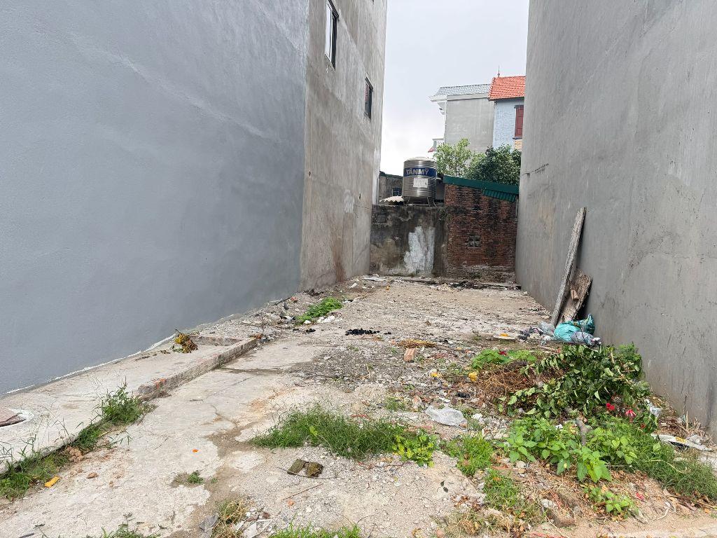 Bán giúp bà cô mảnh đất thổ cư nằm tại trung tâm TDP Kiên Thành, Trâu Qùy, Gia Lâm 