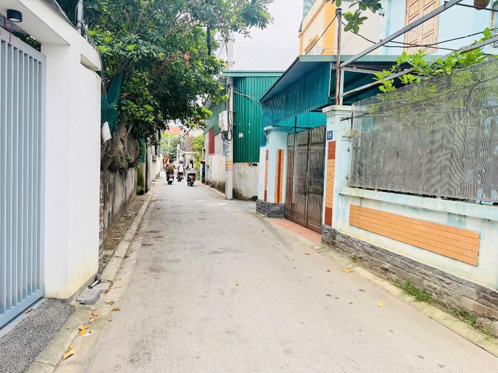 Cần bán gấp mảnh đất thổ cư đường thông ô tô tại trung tâm thôn Lê Xá, Đa Tốn, Gia Lâm