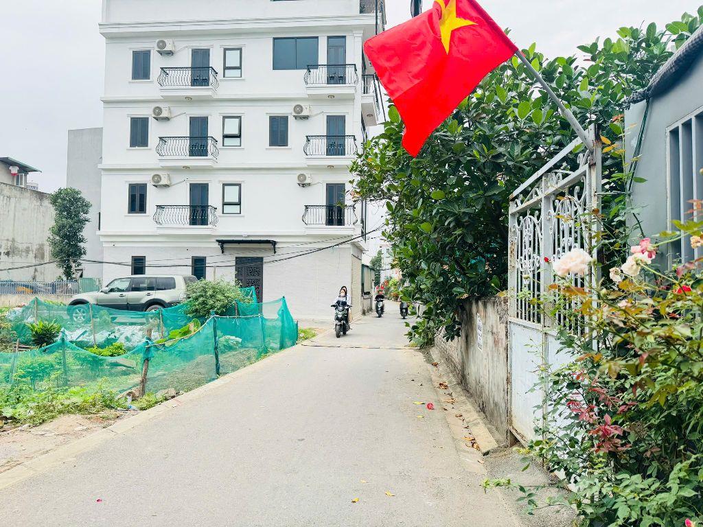 Cần bán gấp mảnh đất thổ cư đường thông ô tô tại trung tâm thôn Lê Xá, Đa Tốn, Gia Lâm