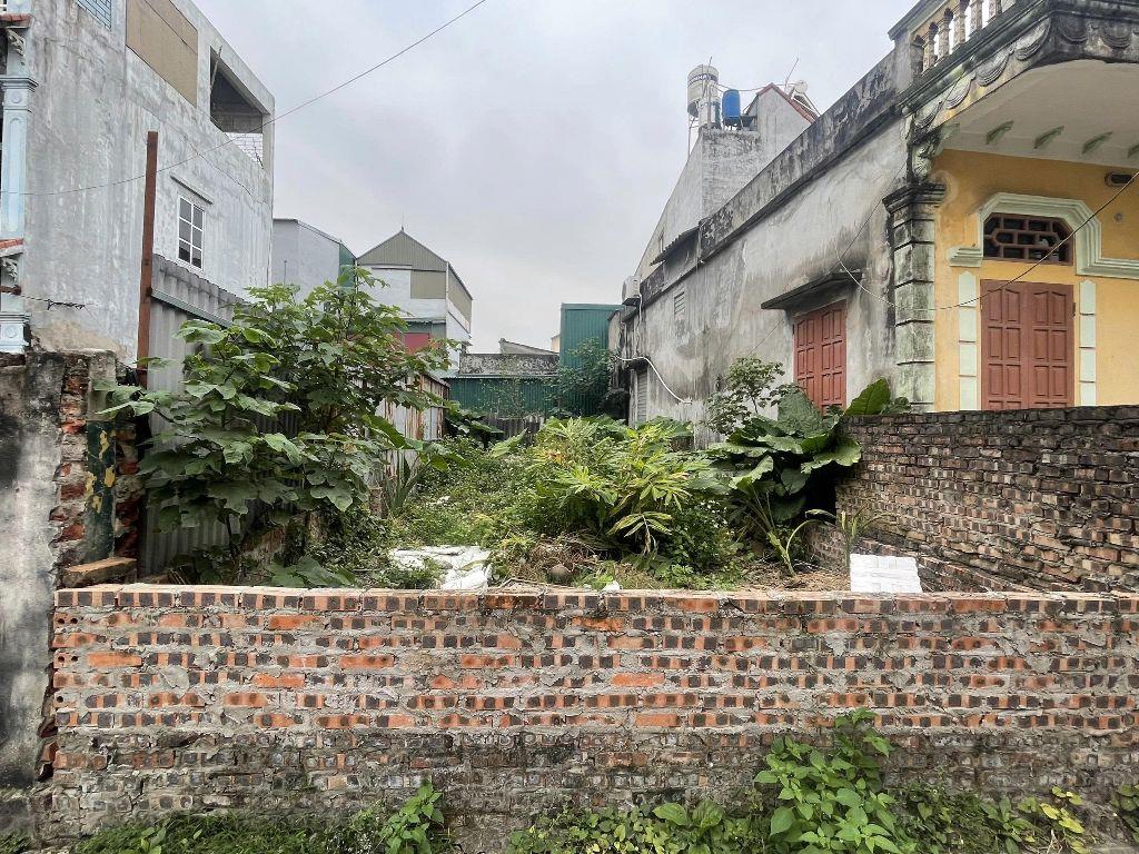 Chính chủ cần bán gấp mảnh đất thổ cư nằm tại trung tâm thôn Xuân Thụy, Kiêu Kỵ, Gia Lâm 