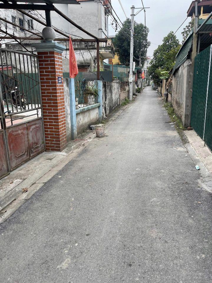 Chính chủ cần bán gấp mảnh đất thổ cư nằm tại trung tâm thôn Xuân Thụy, Kiêu Kỵ, Gia Lâm 