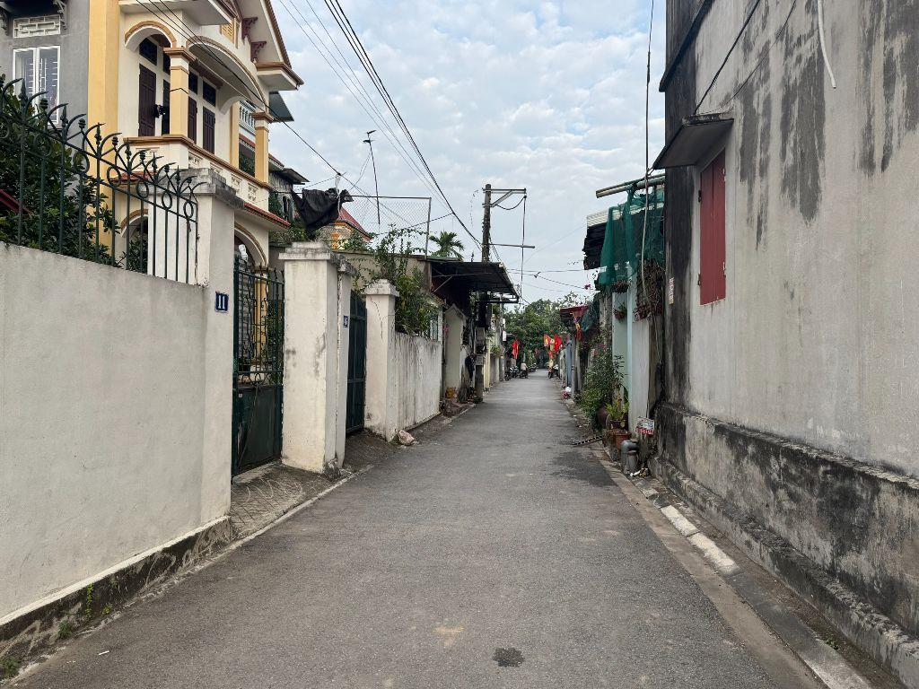 Chính chủ cần bán gấp mảnh đất thổ cư nằm tại trung tâm thôn Xuân Thụy, Kiêu Kỵ, Gia Lâm 