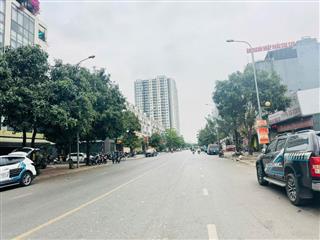 Cần bán gấp tòa nhà 6 tầng kinh doanh mặt phố Thành Trung, Trâu Qùy, Gia Lâm