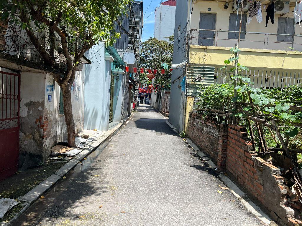 Chính chủ cần bán gấp mảnh đất thổ cư đường thông ô tô tại trung tâm thị trấn Trâu Qùy, Gia Lâm