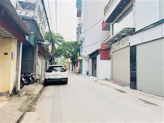 Chính chủ cần bán gấp mảnh đất thổ cư tọa lạc trên mặt ngõ 68 Nguyễn Văn Linh, Thạch Bàn, Long Biên 