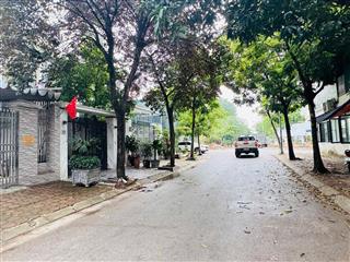 Cần bán gấp mảnh đất biệt thự nằm tại trung tâm khu đô thị 31ha, Trâu Qùy, Gia Lâm