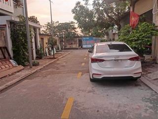 Cần bán gấp lô đất đẹp tặng căn nhà cấp 4 tại trung tâm khu đấu giá Phúc Thịnh, Đặng Xá, Gia Lâm 
