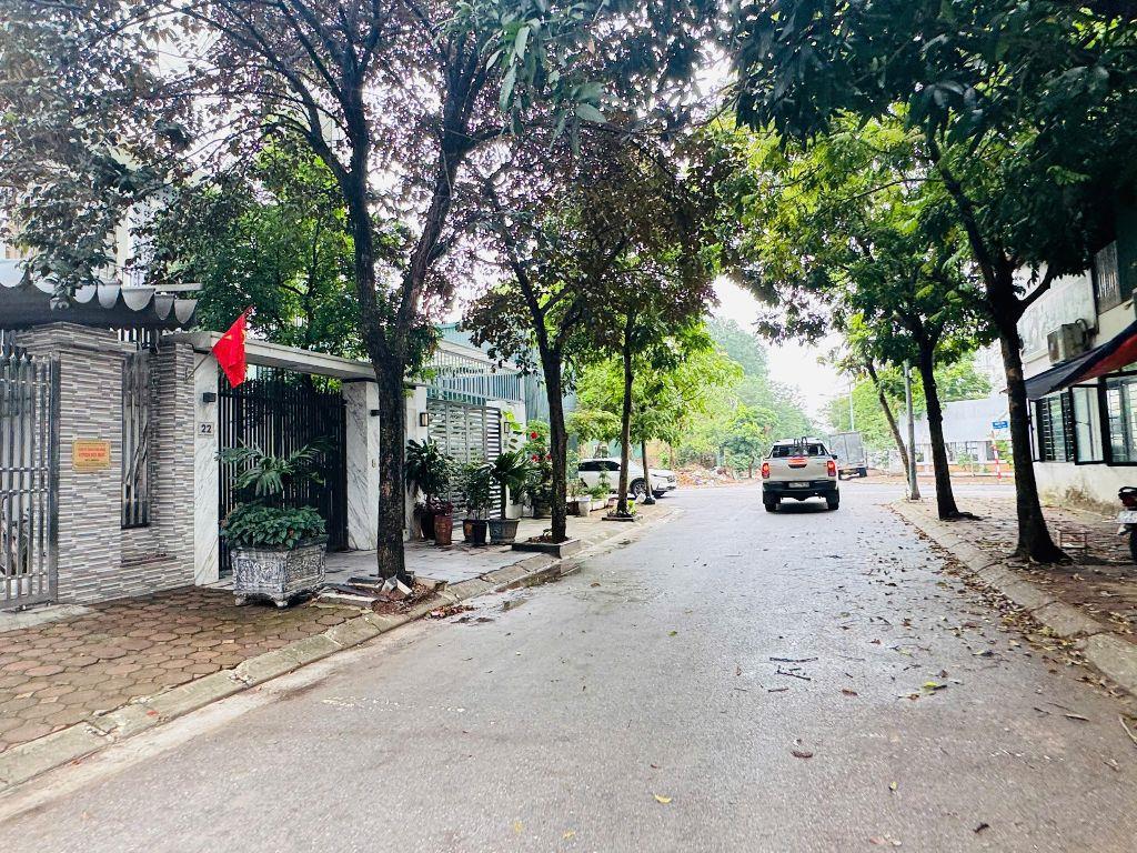 Cần bán gấp mảnh đất tặng nhà xưởng đang cho thuê tại trung tâm khu đô thị 31ha, Trâu Qùy, Gia Lâm 
