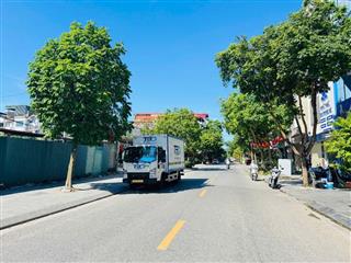 Cần bán gấp mảnh đất hai mặt thoáng tặng mặt bằng kinh doanh mặt phố Đặng Vũ Hỷ, Thượng Thanh, Long Biên 