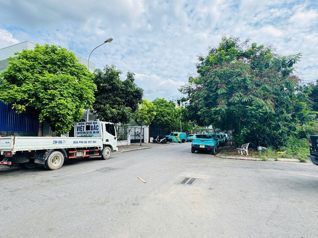 Cần tiền bán gấp lô đất View vườn hoa hiện đang cho thuê tại trung tâm Làng nghề Kiêu Kỵ, Gia Lâm 