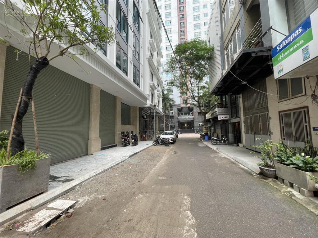 Tòa nhà văn phòng lô góc tọa lạc tại lê văn lương, nhân chính, thanh xuân, hà nội