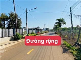 Thị trấn đất đỏ, lô 582m2, ngang 12m, sẵn vườn cây ăn trái, cổng rào kiên cố, khu dân cư đông