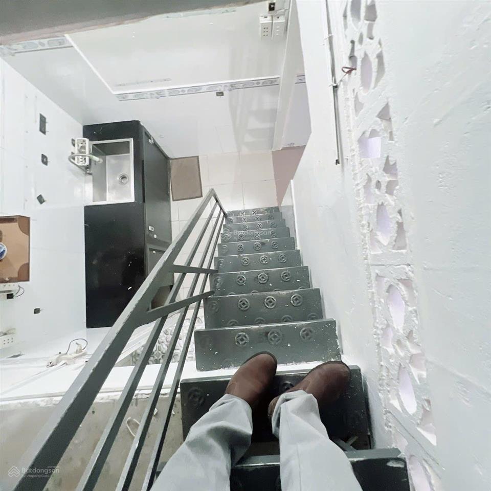 Bán nhà mặt tiền kinh doanh quận 4 giá tốt  giá bằng nhà hẻm