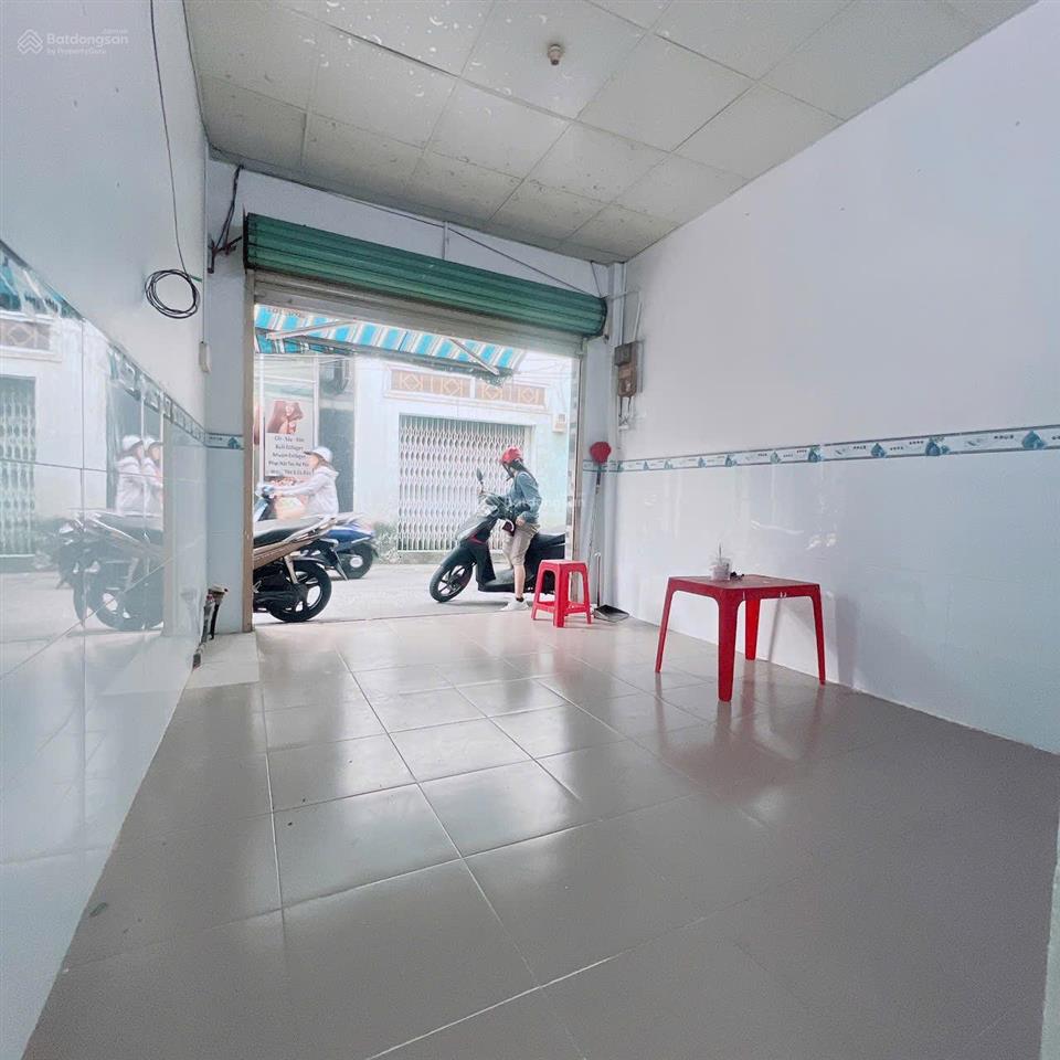 Bán nhà mặt tiền kinh doanh quận 4 giá tốt  giá bằng nhà hẻm