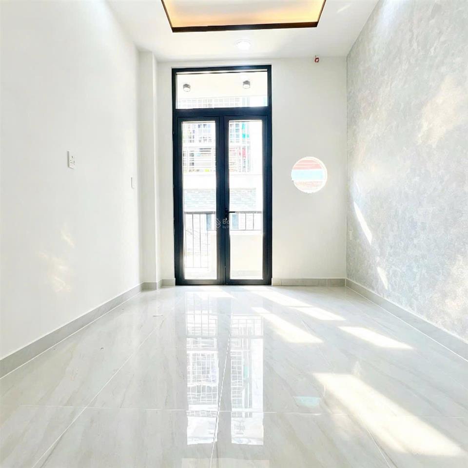 Nhà đẹp 03 tấm quận 4  không quy hoạch
