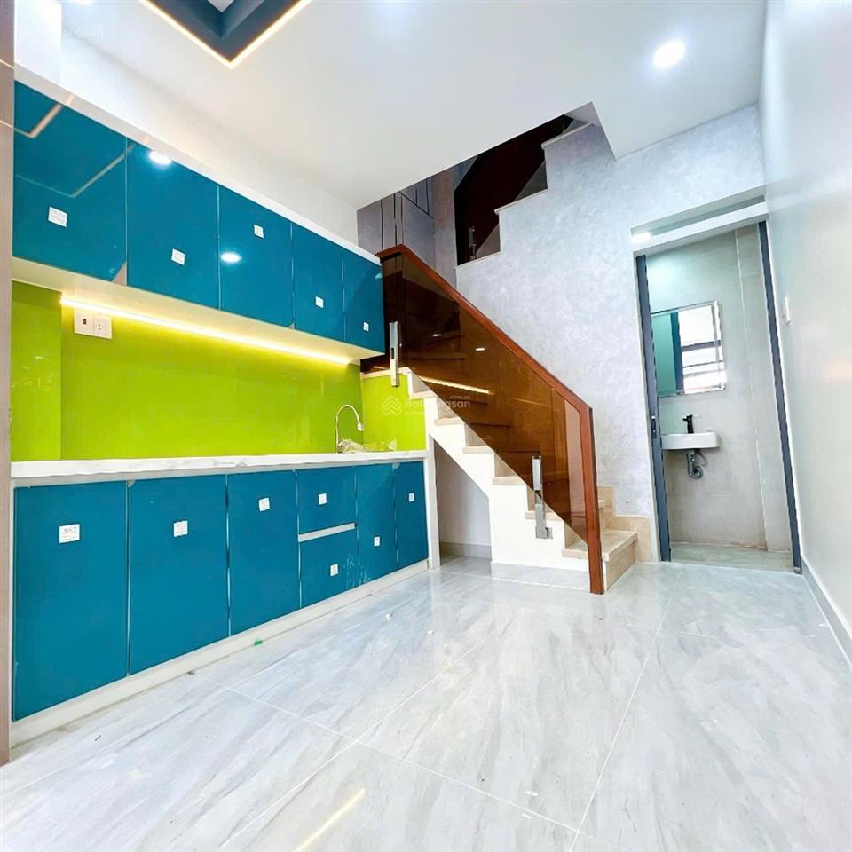 Nhà đẹp 03 tấm quận 4  không quy hoạch