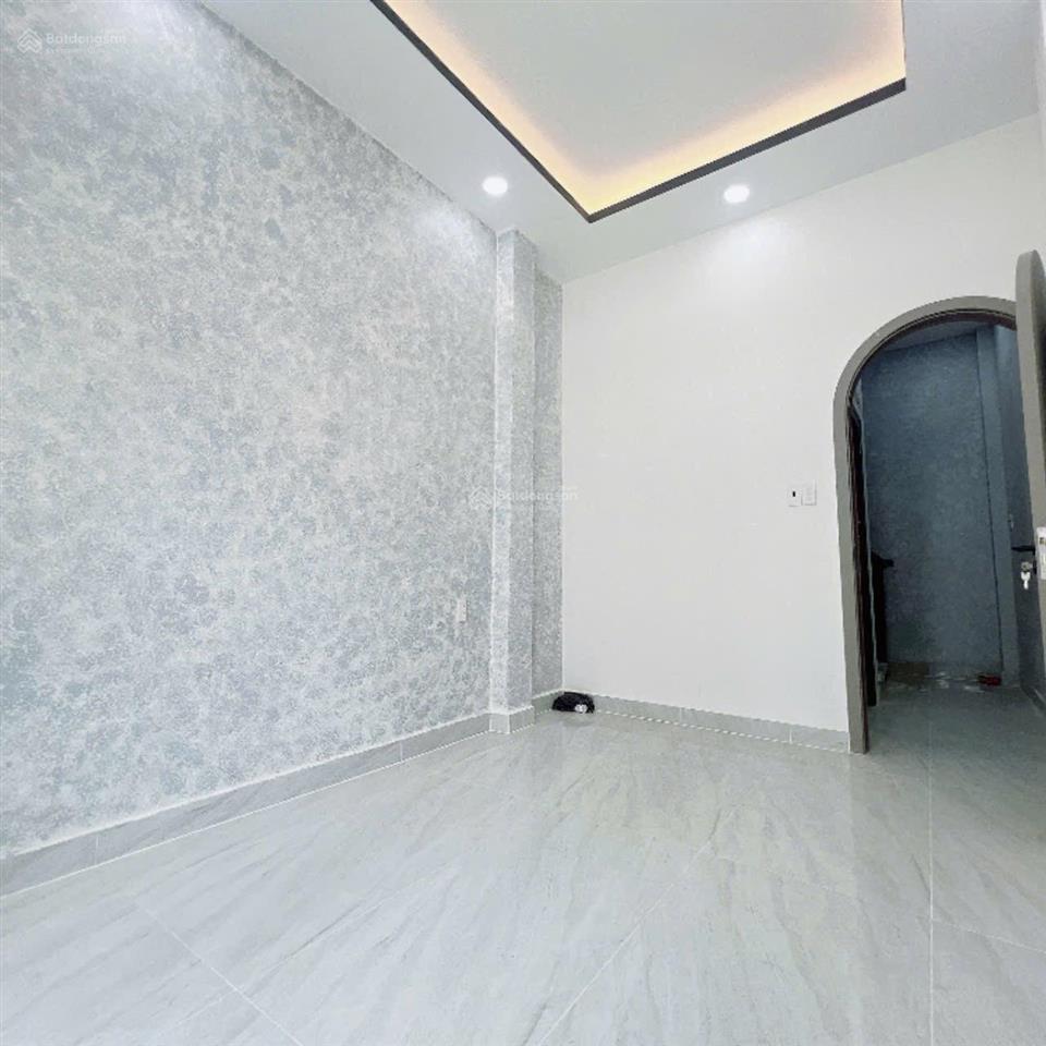 Nhà đẹp 03 tấm quận 4  không quy hoạch