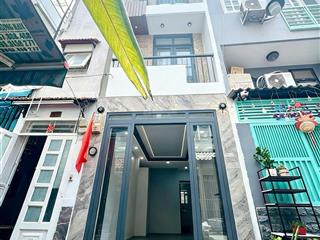 Nhà đẹp 03 tấm quận 4  không quy hoạch