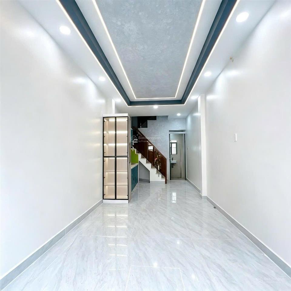 Nhà đẹp 03 tấm quận 4  không quy hoạch