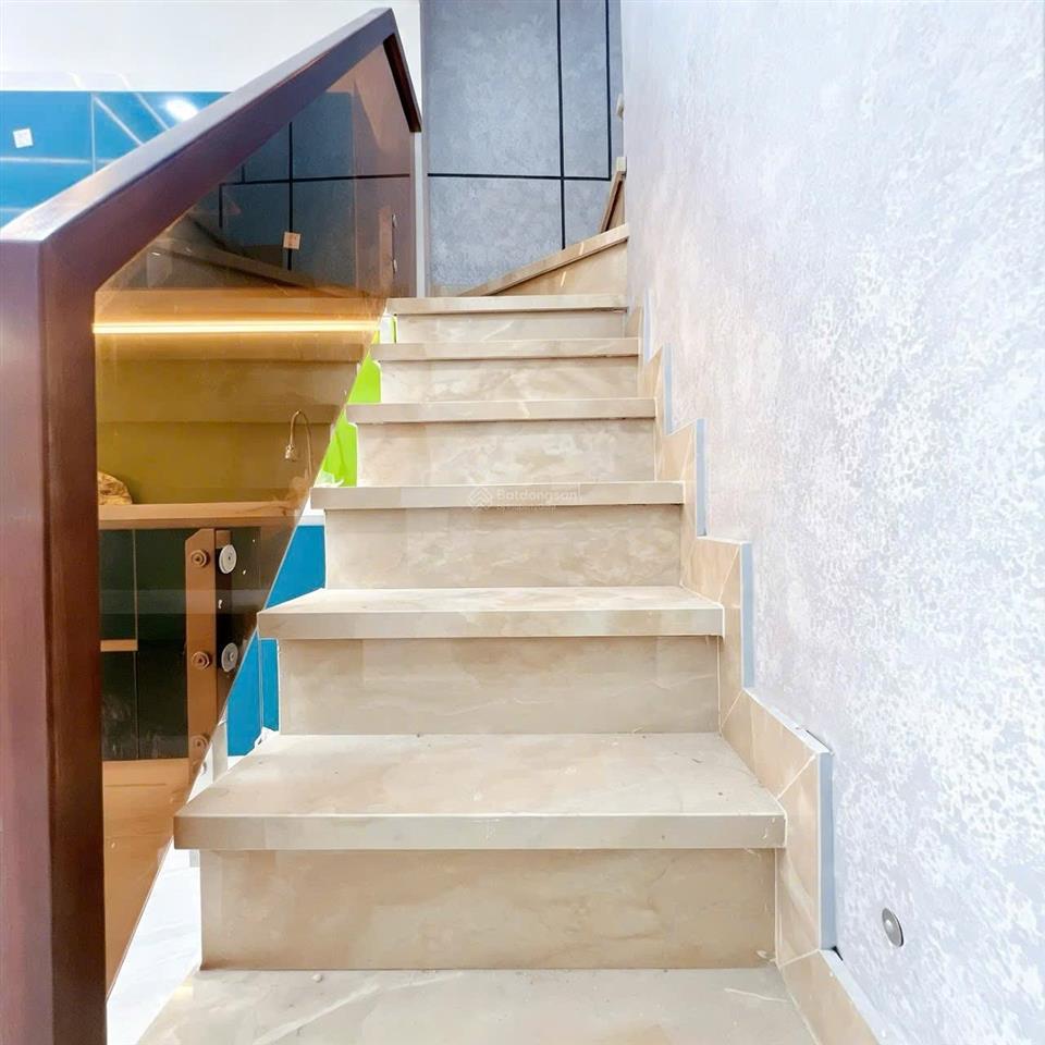 Nhà đẹp 03 tấm quận 4  không quy hoạch