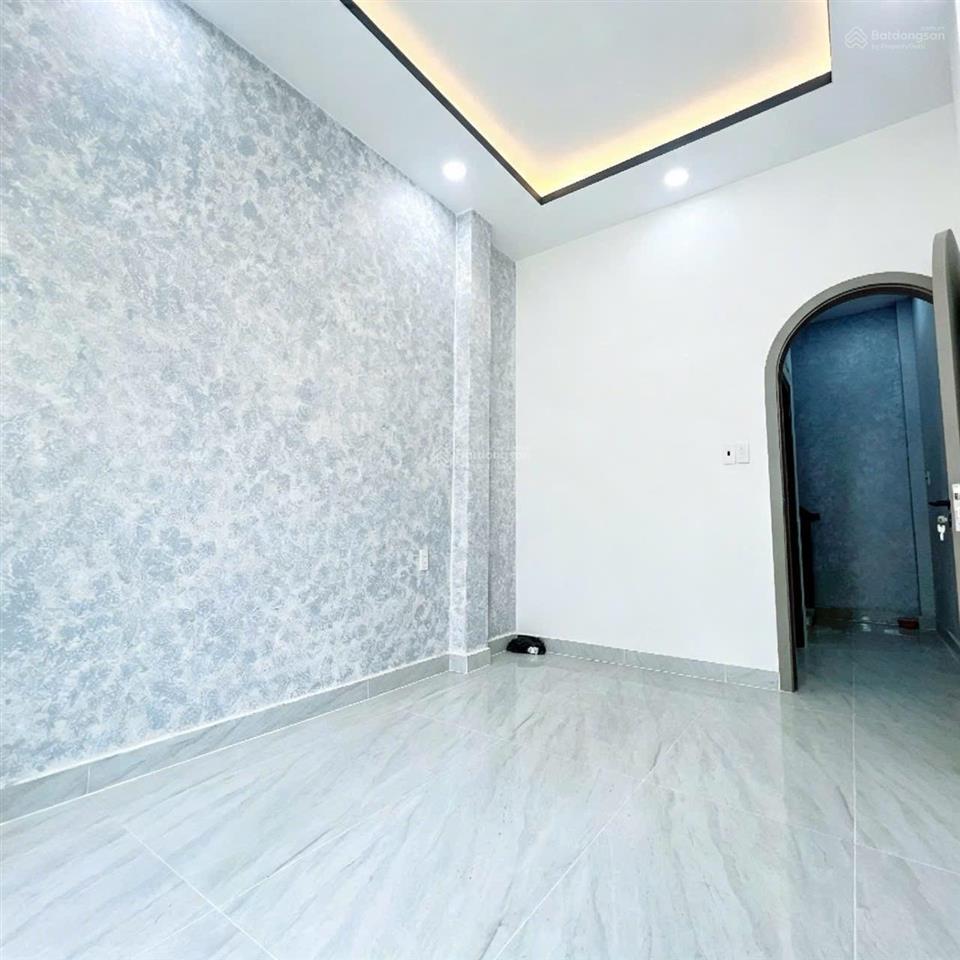 Nhà đẹp 03 tấm quận 4  không quy hoạch