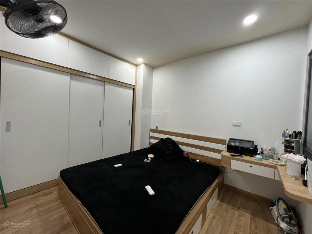 Mua được nhà rộng hơn nên gấp tiền bán rẻ căn 55m2  2 ngủ + 1 vệ sinh. xem nhà  0978 906 ***