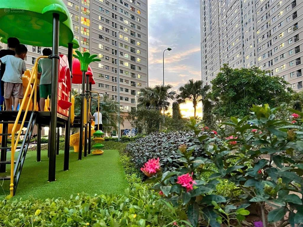 Do vào sài gòn anh chị khách hàng cần bán căn hộ 49.5m2 .  xem nhà  0978 906 ***