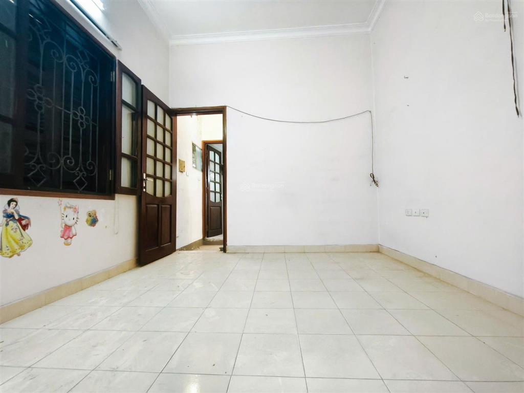 Cho thuê nhà khuyến lương, 100m2, 3 tầng, ô tô sẵn ở.