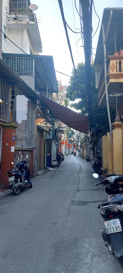 Cho thuê nhà khuyến lương, 100m2, 3 tầng, ô tô sẵn ở.