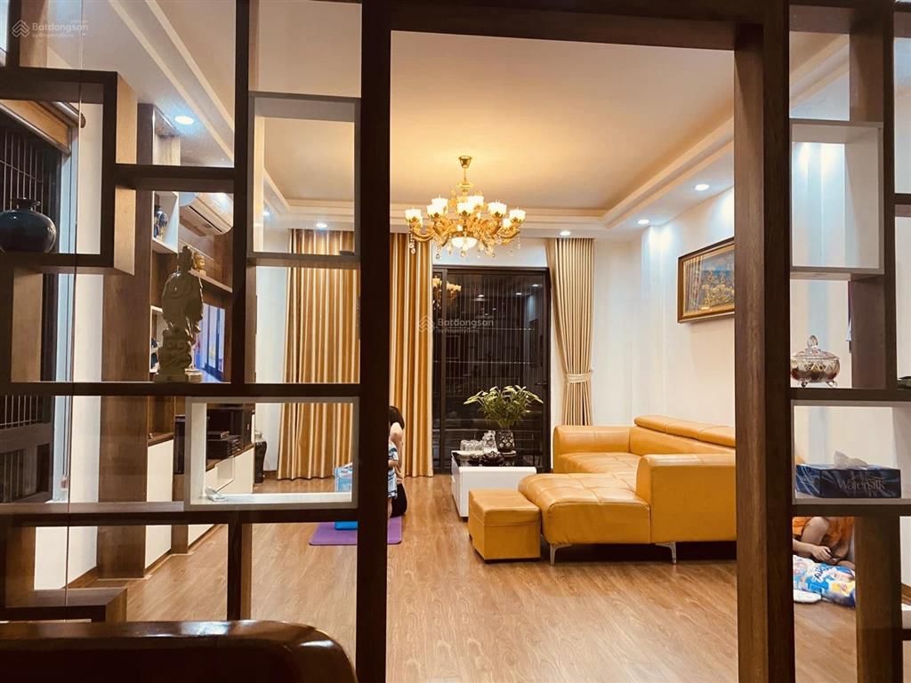 Phố nguyễn phong sắc 48m2 x 5t  ô tô  gần phố  khu víp  giá 18.1 tỷ.
