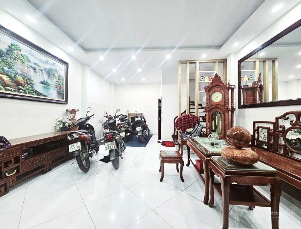 Quá víp  phố nguyễn khang 46m x 5t  gần phố  nhà đẹp  giá 11.8tỷ.