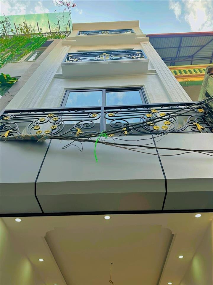 Quá víp  phố nguyễn khang 46m x 5t  gần phố  nhà đẹp  giá 11.8tỷ.