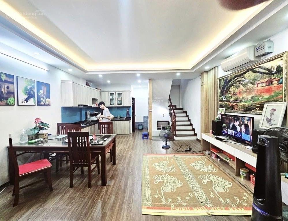 Quá víp  phố nguyễn khang 46m x 5t  gần phố  nhà đẹp  giá 11.8tỷ.