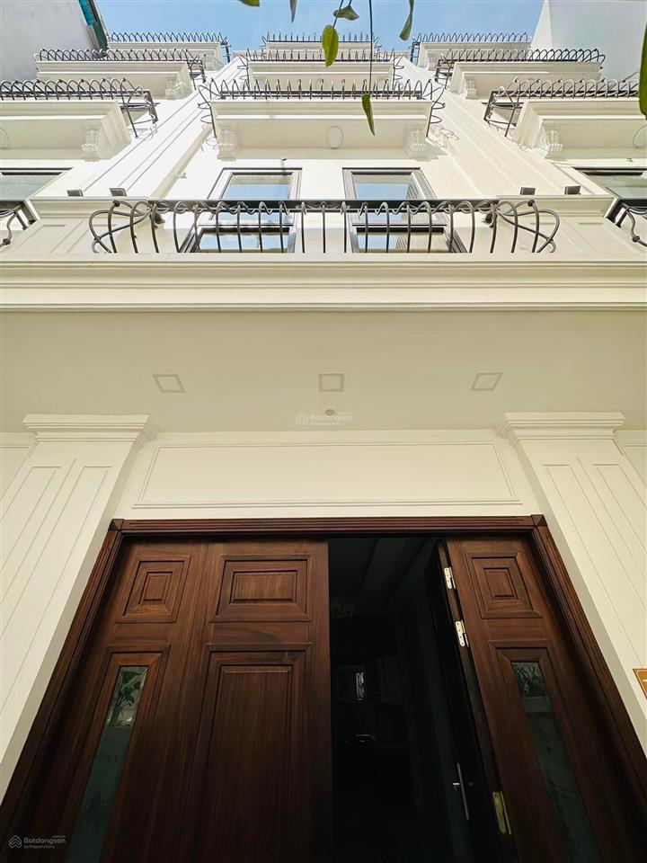 Phố hoa bằng 42m2 x 6t, thang máy, gần phố, xe 5 tạ đỗ cửa, giá 10.5 tỷ