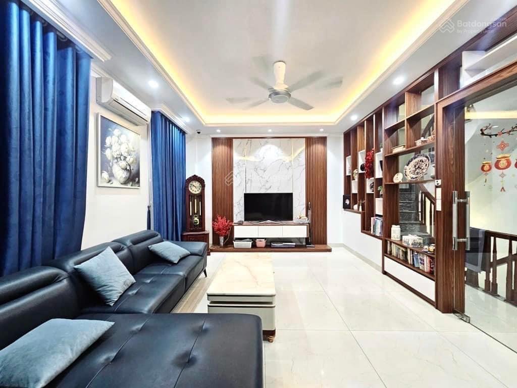 Nhà đẹp  phố hồ tùng mậu 52m2 x 5t  ô tô  gần phố  giá 15.9 tỷ.