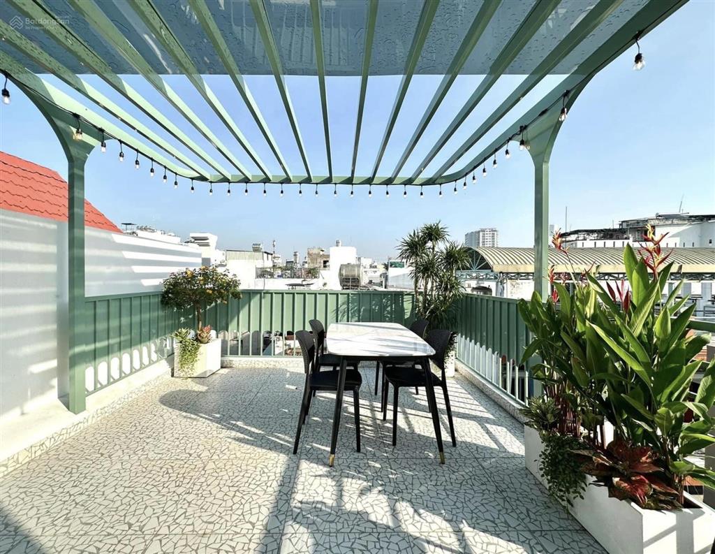 Bán nhà  phố xuân thuỷ 41m2 x 5t  gần mặt phố  giá 10.45 tỷ.