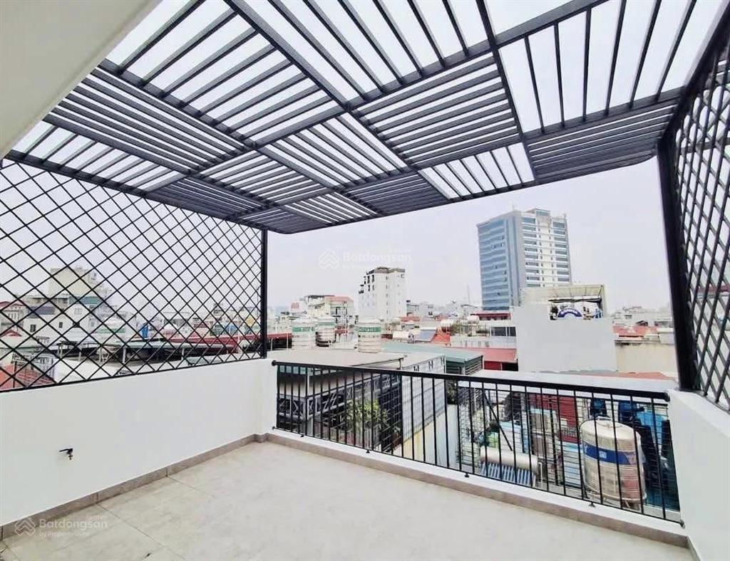 Bán nhà đẹp  phố lạc long quân 65m2 x 6t thang máy  ô tô. giá 19.7 tỷ.
