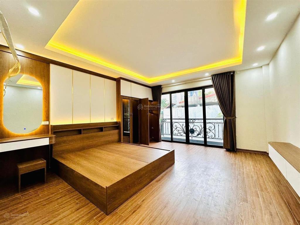 Phố nguyễn khánh toàn 55m x 6tầng  ô tô gần  6 ngủ  giá 14.8 tỷ.